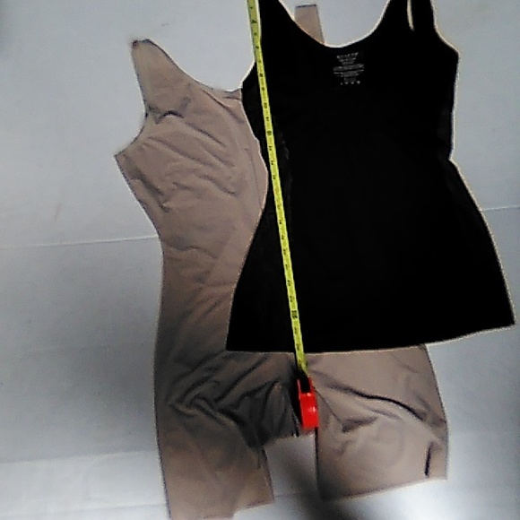 Spanx X 2 - Picture 15 of 16